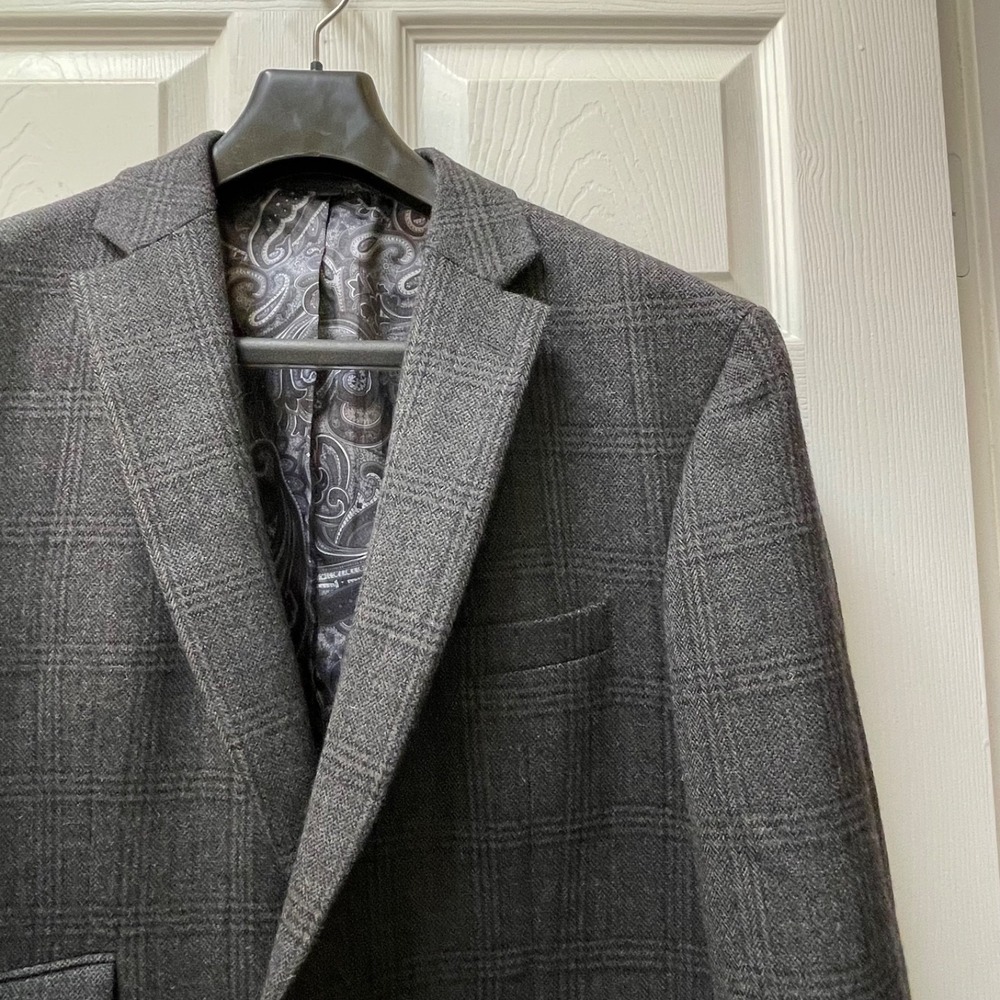 Jos A Bank Men's 1905 Blazer Jacket Size 44 R Gray Plaid 100% Wool Paisley Lined